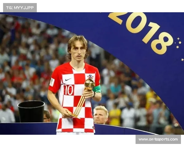 莫德里奇点评梅西:不可思议但非孤胆英雄,团队力量至关重要